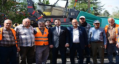 Kahramankazan Belediye Başkanı Çırpanoğlu, devam eden asfalt çalışmalarını yerinde inceledi