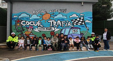 Kartal Belediyesi’nden kreş öğrencilerine trafik eğitimi
