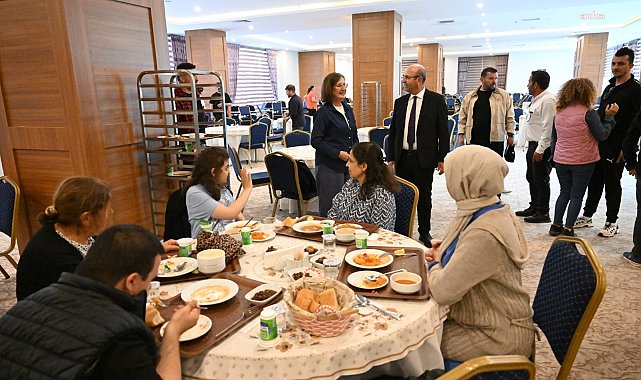 Kırşehir Belediye Başkanı Ekicioğlu, ZİÇEV öğrencilerini ağırladı