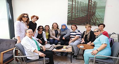 Konak Belediye Başkan Mutlu, Güzelyalı’da Cumhuriyet Kütüphanesi ve Mutluluk Kahvesi’ni ziyaret etti