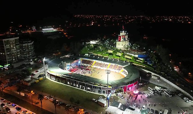 Kumluca Atatürk Stadyumu açıldı… Antalya Büyükşehir Belediye Başkanı Böcek: “Bu stadyum Kumluca’mızın önemli bir değeri olacaktır”