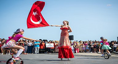 Kuşadası’nda 19 Mayıs coşkuyla kutlandı