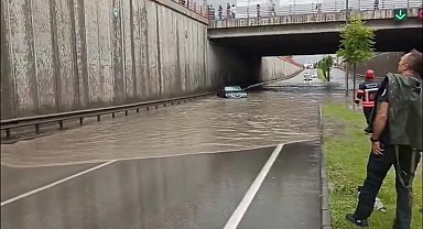Malatya’da sağanak yağış hayatı felç etti