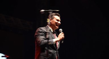 Manisa Büyükşehir Belediye Başkanı Zeyrek, Çağlak Festivali coşkusuna ortak oldu