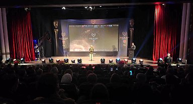 Manisa Büyükşehir Belediyesi Şehir Tiyatrosu'na Göksel Kortay Özel Ödülü