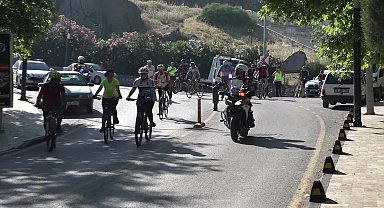  Manisa’da pedallar çevre için çevrildi