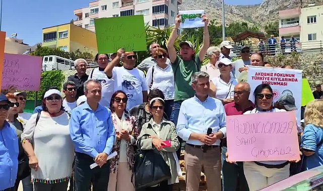 Mersin Aydıncık’ta balık çiftliklerine karşı bölge halkı eylem yaptı. Vatandaşlardan bilirkişiye: