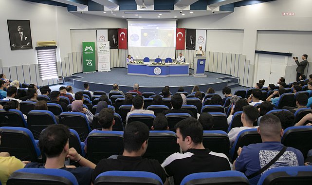 Mersin'de sektör temsilcileri ve öğrenciler, “Geleceğin Anahtarı: Yeşil Dönüşümle Yükselen Yeşil İşler” panelinde buluştu