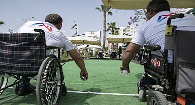 Mersinli özel bireyler Geleneksel 3. Bocce Turnuvası'nda kıyasıya yarıştı