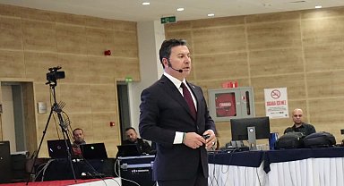 Muğla Büyükşehir Belediye Başkanı Aras: “İlçe belediyelerinin artık kendilerini yönetecek hali kalmadı”