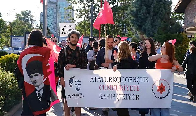 Öğrenciler Eskişehir’den haykırdı: Biz hukuksuzluğa karşı adaletin sesiyiz
