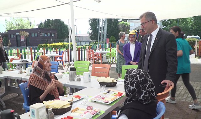 Osmangazi Belediyesi'nden Alzheimer hastaları için Anneler Günü kutlaması