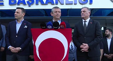 Özgür Özel Avcılar Belediyesi'nde... Özel: Bugün ne yaşıyorsak Recep Tayyip Erdoğan’ın bundan sonraki Cumhurbaşkanı’na yaptığı darbe girişiminin içindedir
