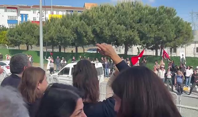Saraçhane eylemlerinden sonra tutuklanan 14 genç ilk duruşmada tahliye edildi... Silivri'de aileler kararı sevinçle karşıladı, sloganla kutladı