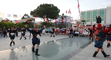 Selçuk’ta Kültürler Uluslararası Halk Oyunları Şenliği ile Buluşuyor
