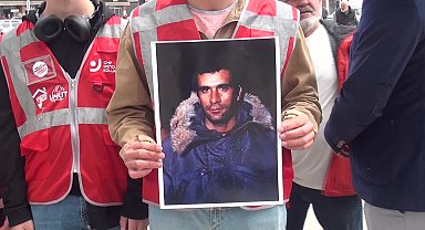 Sinop’ta Deniz Gezmiş, Hüseyin İnan ve Yusuf Aslan için Karadeniz’e üç karanfil bırakıldı