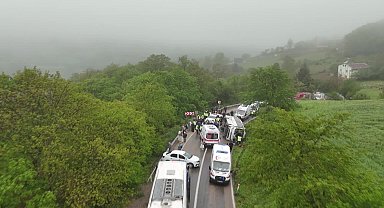 Sinop’ta öğrencileri taşıyan otobüs devrildi: 2’si ağır 18 yaralı