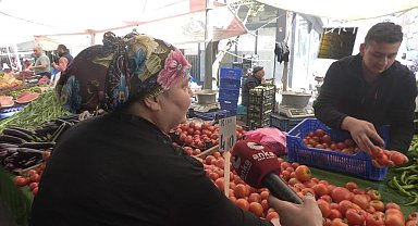 Şişli Gülbağ pazarında ANKA'ya konuşan vatandaş: Eskiden kilo kilo alırdık, grama düştük artık