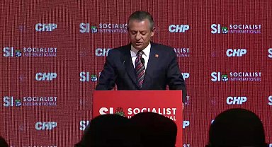Sosyalist Enternasyonal Konsey Toplantısı... Özgür Özel: “Otoriterliğe karşı hayatta kalmayı değil, otoriterliği halkın desteğiyle yenmeyi ve iktidara gelmeyi hedefliyoruz”
