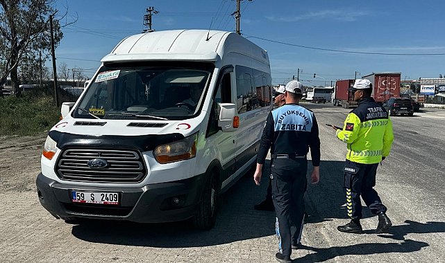 Tekirdağ Zabıtası, personel taşımacılığı yapan servis araçlarını denetledi