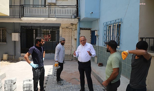 Turgutlu Belediye Başkanı Akın'dan yol yenileme çalışmalarının devam ettiği noktalarda inceleme