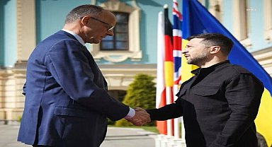 Ukrayna Devlet Başkanı Volodimir Zelenski, Almanya Başbakanı Friedrich Merz ile bir araya geldi