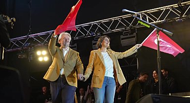 Üsküdar’da 19 Mayıs coşkusu, Mor ve Ötesi konseriyle zirve yaptı