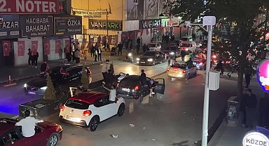 Vansporlu binlerce taraftar galibiyeti kutladı