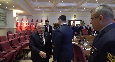 Yaşar Güler: Gök vatanımızı azim ve kararlılıkla korumaya devam ediyoruz
