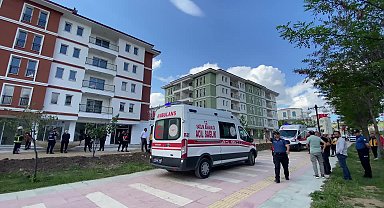 Yozgat’ta ücretlerini alamadıklarını belirten TOKİ inşaatında çalışan işçiler eylem yaptı