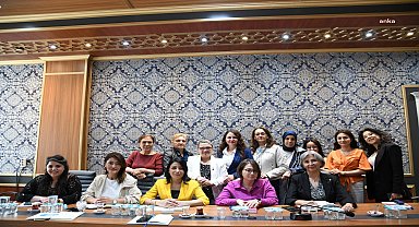Yunusemre Belediyesi'nin Kadın Birimi, Nisan ayı toplantısını yaptı
