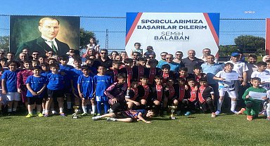 Yunusemre’de 19 Mayıs coşkusu... Futbol Turnuvası'nda kupalar sahiplerini buldu