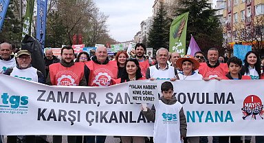Yurtta 1 Mayıs kutlamaları ...Eskişehir'de coşkulu kutlama: ''Hak, hukuk, adalet ve demokrasi için yürüyoruz''