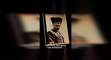 Zonguldak Belediye Başkanı Tahsin Erdem, gençlerle Atatürk’ün sevdiği şarkıyı seslendirdi