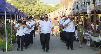 1. İzmir Balkon ve Bahçe Bitkileri Festivali başladı