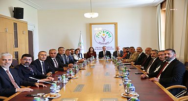 15 baronun başkanından DEM Parti'ye 'süreç' ziyareti
