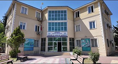 Adıyaman Belediyesi Kadın Gençlik Merkezi’nde sünnet şöleni mesaisi