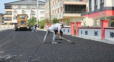 Akhisar Belediyesi asfalt çalışmalarına devam ediyor