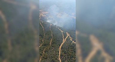 Alaşehir’de ormanlık alanda yangın çıktı: 4 uçak, 2 helikopterle müdahale devam ediyor