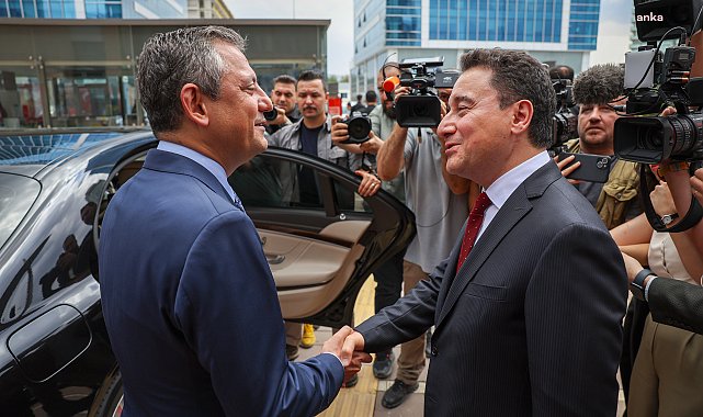 Ali Babacan’dan Özgür Özel’e, Manisa Büyükşehir Belediye Başkanı Ferdi Zeyrek için geçmiş olsun telefonu