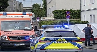 Almanya'nın Passau kentinde bir aracın çarpması sonucu 5 kişi yaralandı