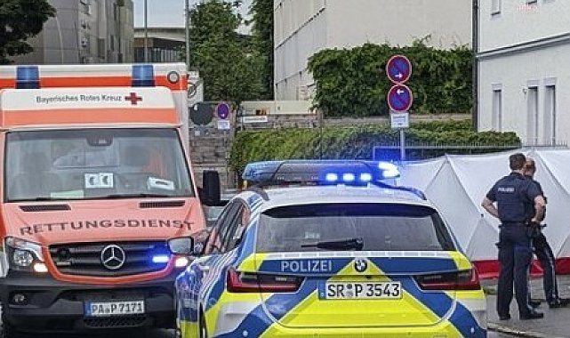 Almanya'nın Passau kentinde bir aracın çarpması sonucu 5 kişi yaralandı