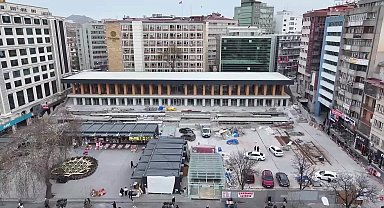 Ankara Büyükşehir Belediyesi'nin Zafer Meydanı’na kazandıracağı öğrenci merkezinde çalışmalar sürüyor