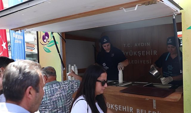 Aydın Büyükşehir Belediyesi'nden pazar esnafına limonata ikramı