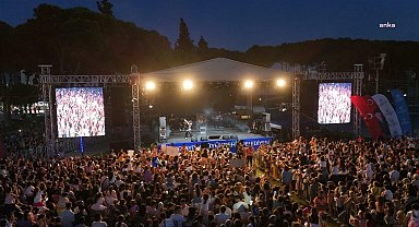 Aydın’da karne coşkusu Tekstil Park’ta yaşandı