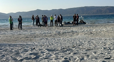 Baba-oğul tatil için geldikleri Salda Gölü'nde boğuldu