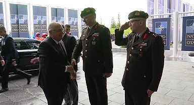 Bakan Güler, NATO Daimi Temsilciliği ve NATO Türk Askeri Temsil Heyet Başkanlığı'nı ziyaret etti