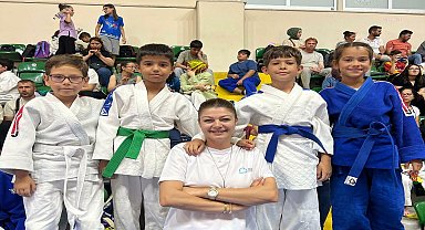 Balıkesir Büyükşehir Belediyesi’nin sporcuları madalyaları topladı