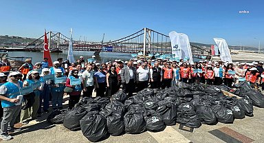 Bandırma Belediyesi, Marmara Denizi Günü'nde bin 500 kilogram atık topladı