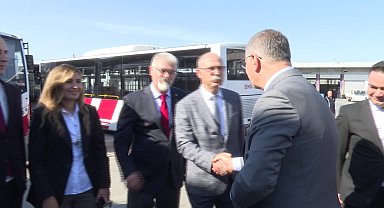 Başkan Tugay ESHOT personeliyle bayramlaştı: “Biz bir aileyiz”